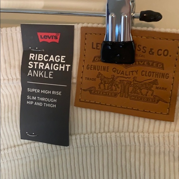 Levi’s | NWT Ribcage Straight Ankle Corduroy Cream - Picture 7 of 8